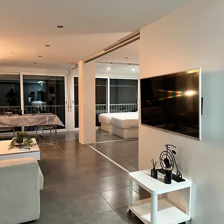 Lotus Apartment *